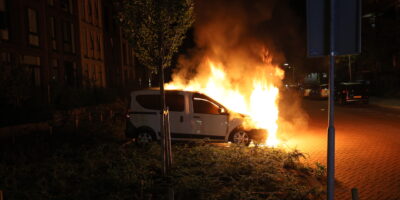 Litouwse bestelbus uitgebrand aan Prinses Irenelaan in Voorburg