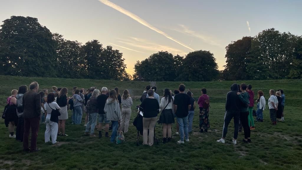 Een eerdere editie van Walk into the Light