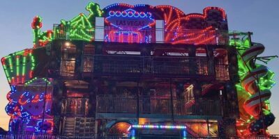 Het nieuwe Funshouse op de kermis in Wassenaar