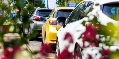 Bezoekers mogen twee uur auto parkeren in wijken rondom winkelcentrum