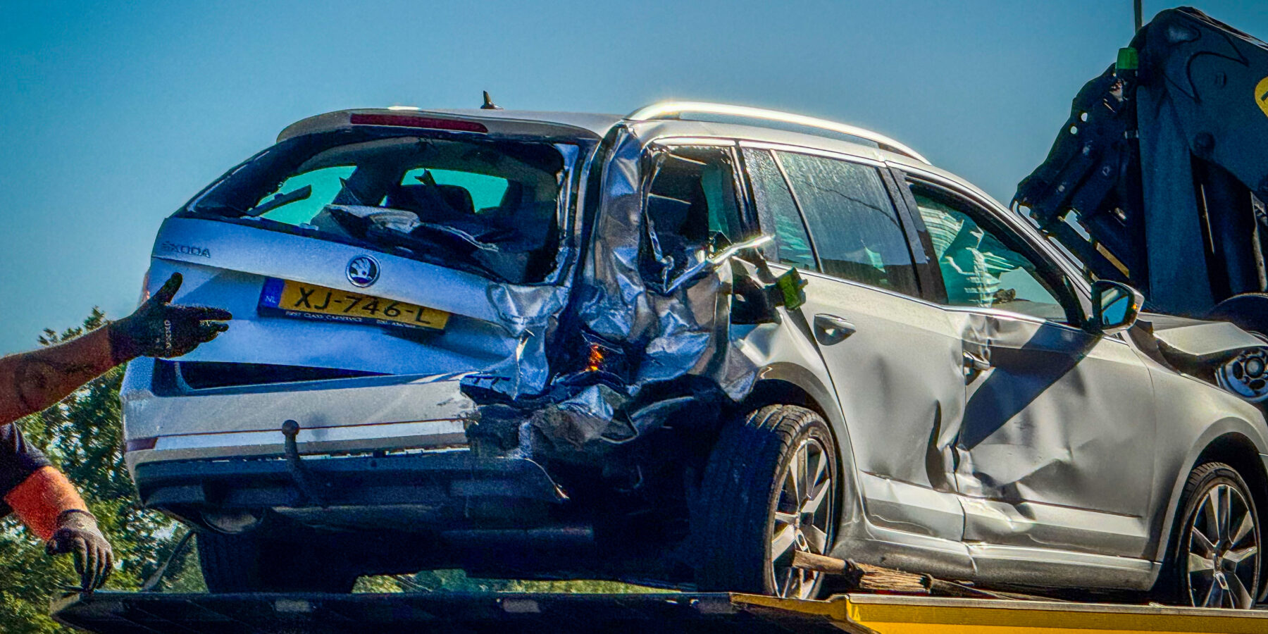 Flinke file bij Leiderdorp door aanrijding