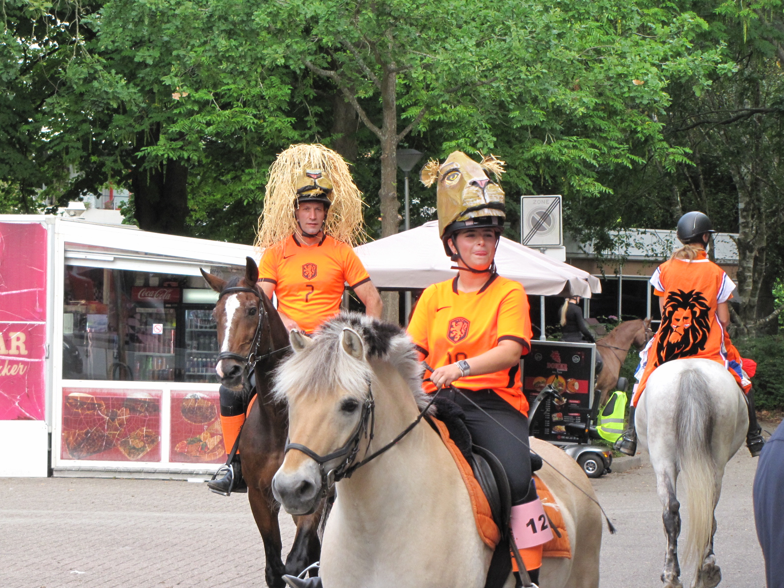 Oranje als invulling van het thema van dit  jaar: WK Voetbal. (Foto Centraal+ / Paul Aalbers)