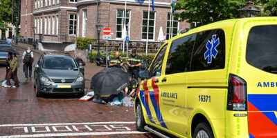 Twee gewonden bij botsing scooter en auto