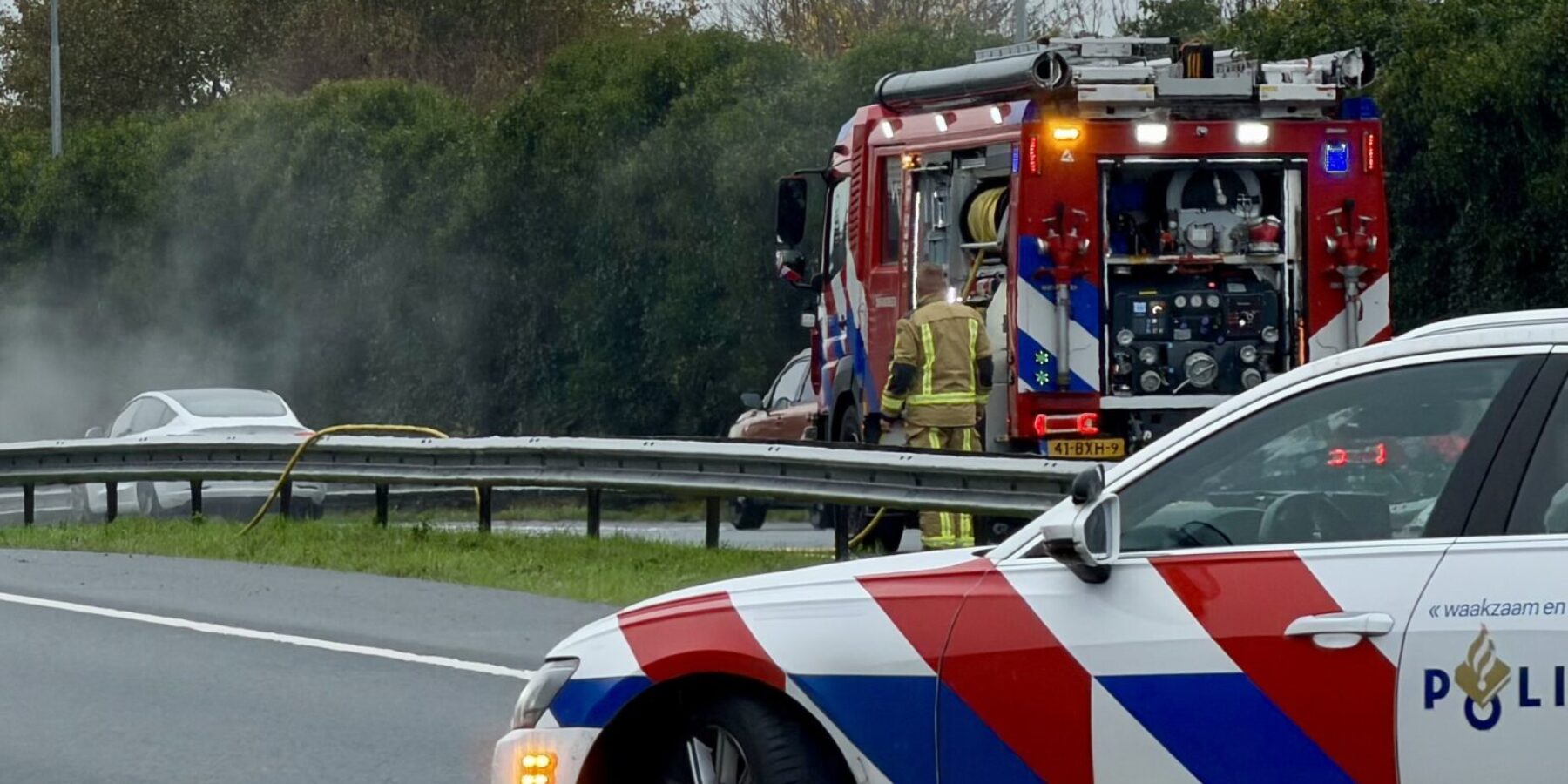 Dode bij frontale botsing tussen auto en vrachtwagen