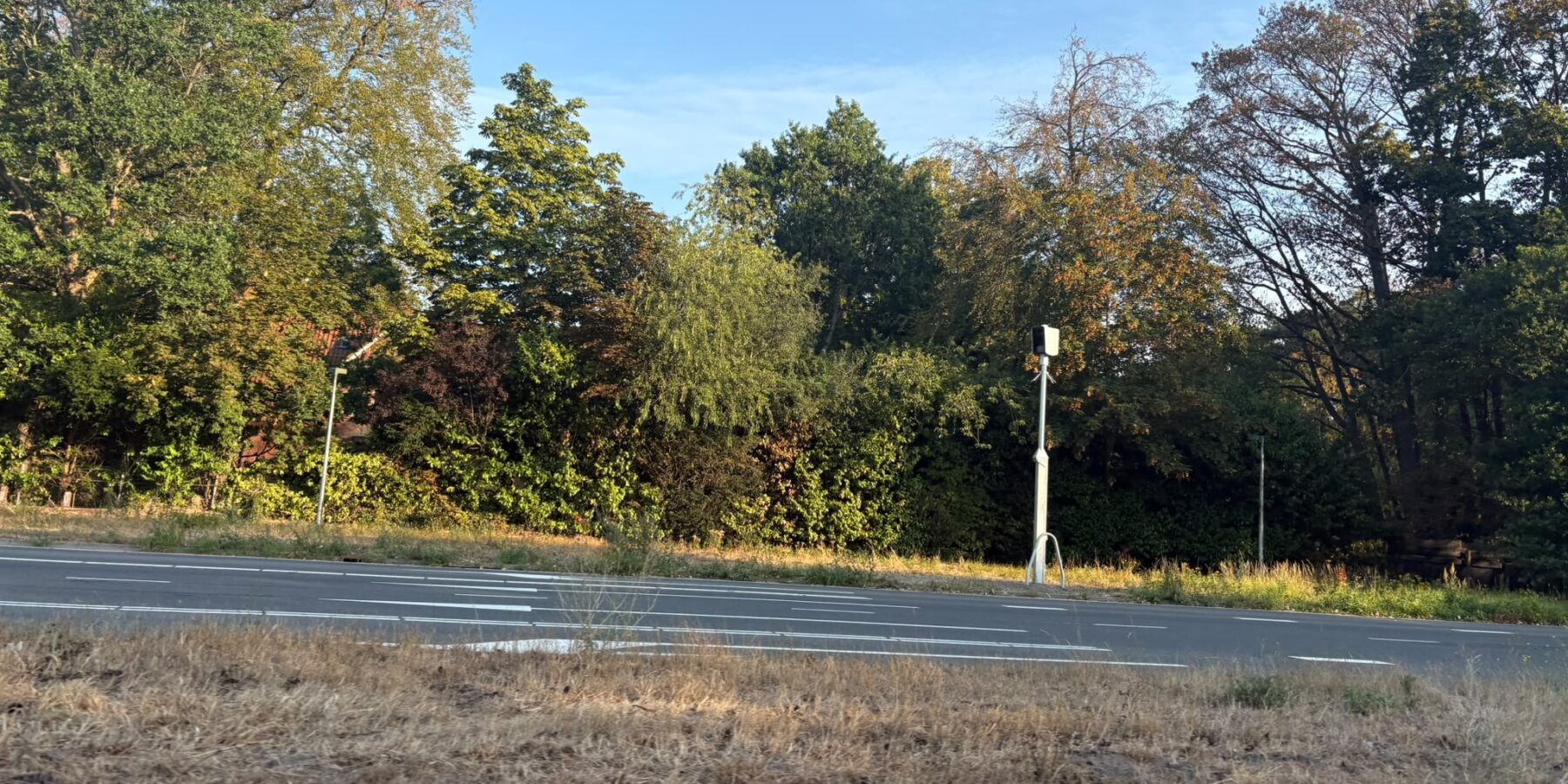 Provincie plaatst extra flitspalen op Rijksstraatweg N44
