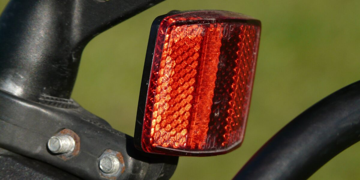 Voorschoten controleert strenger op fietsen in Schoolstraat