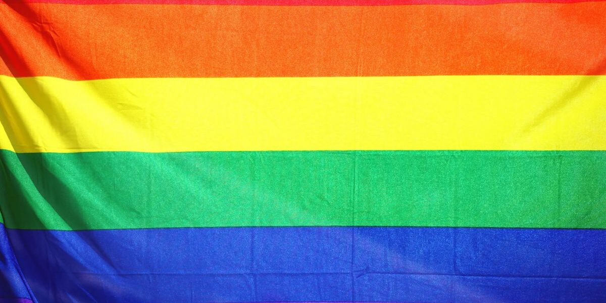 Nieuwe reeks Roze Salon voor regenboogouderen start in Leiden