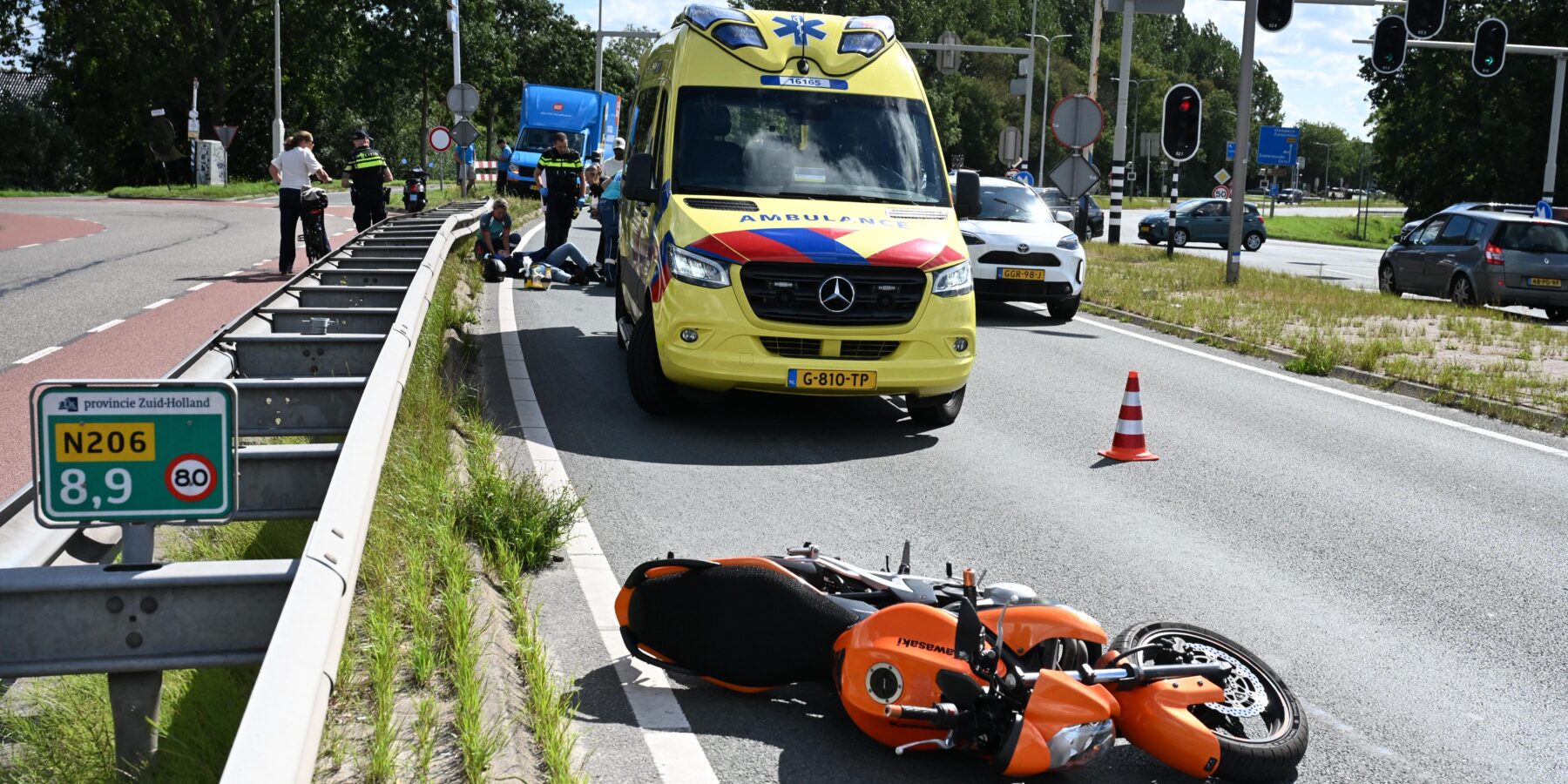 Motorrijder verliest macht over stuur en valt op Europaweg