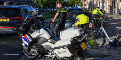 Een motorrijdster is ten van gekomen in Voorschoten.
