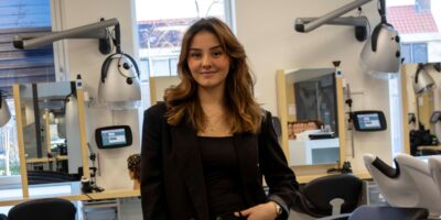 Oud-studenten mboRijnland maken Kamerleden mooi voor Prinsjesdag