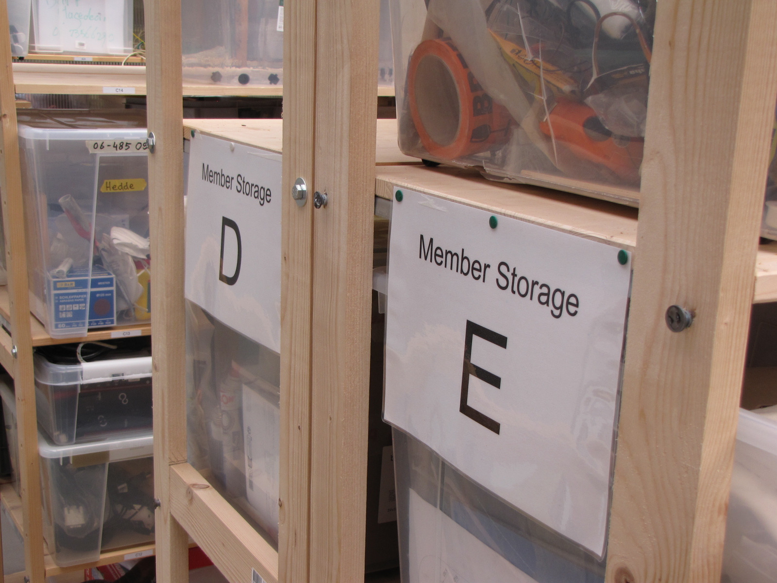 Niet steeds alles van je project meenemen maar gewoon in de MakerSpace opslaan. (Foto: Centraal+ / Paul Aalbers)