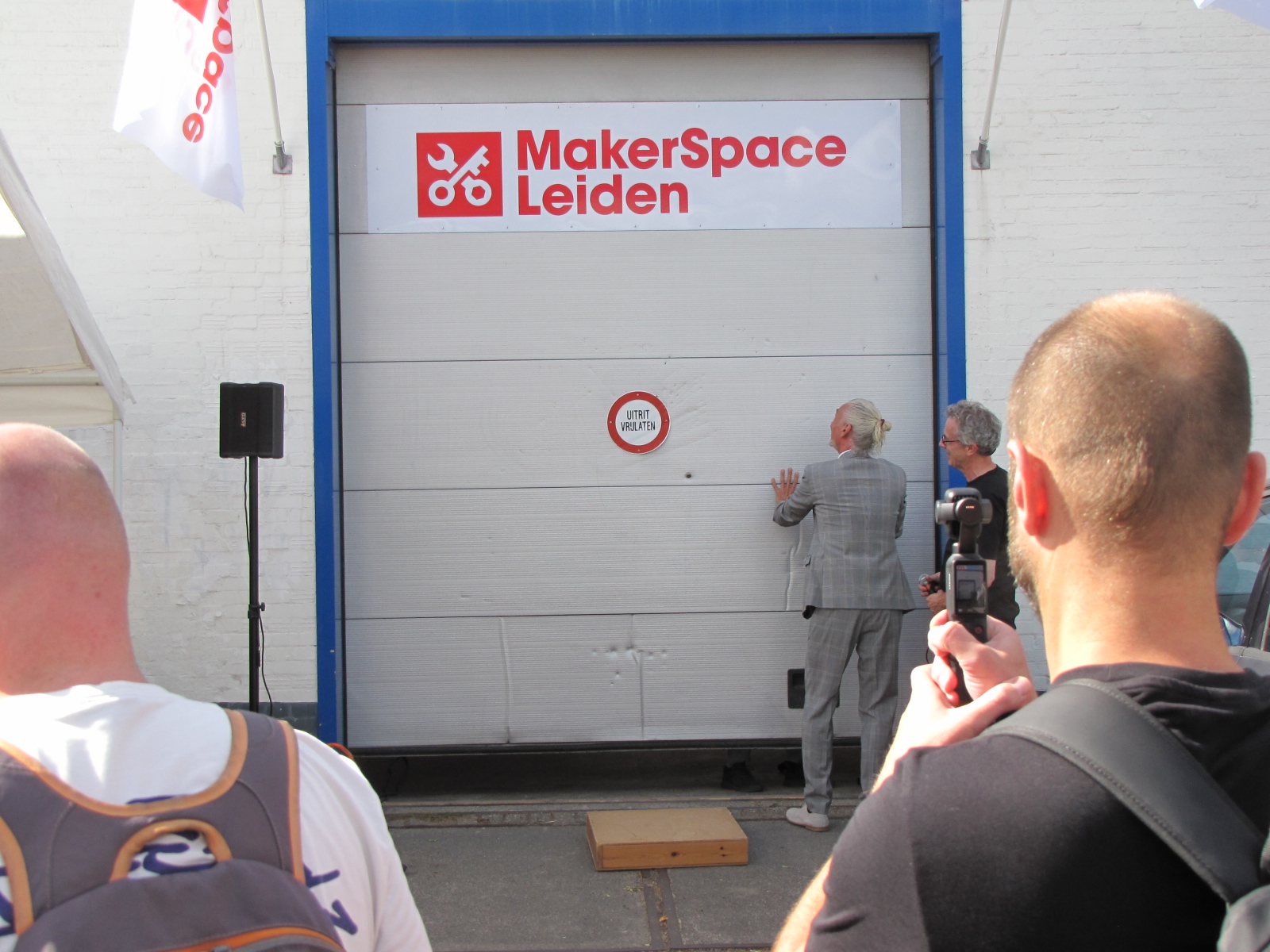En daarmee is de nieuwe locatie officieel geopend. (Foto: Centraal+ / Paul Aalbers)