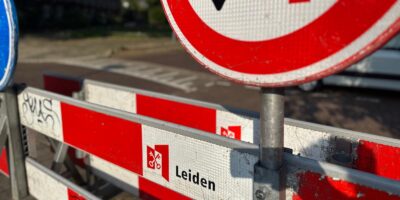 Verkeersborden wegwerkzaamheden gemeente Leiden.