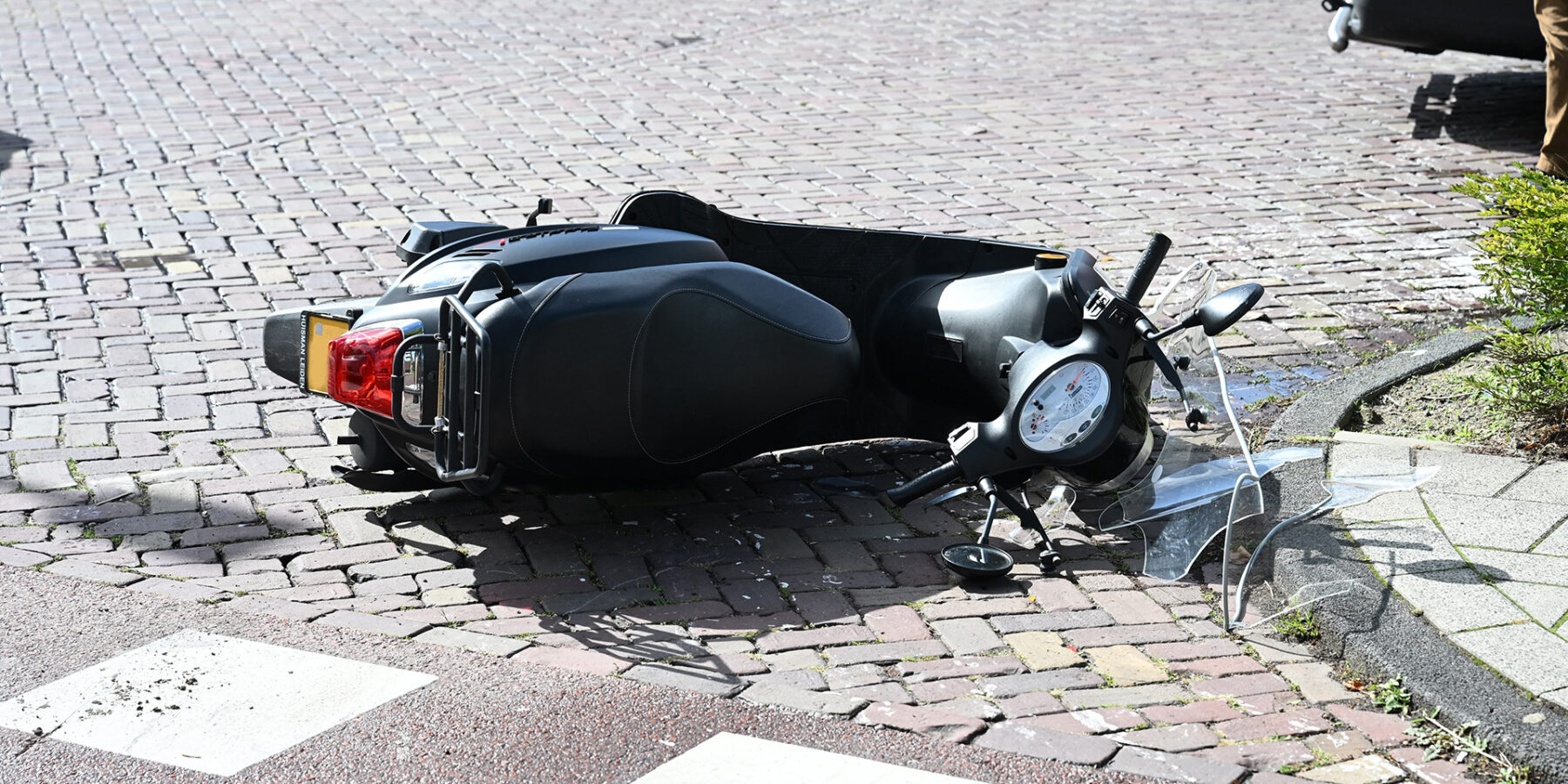 Scooter aangereden op J.C. de Rijpstraat