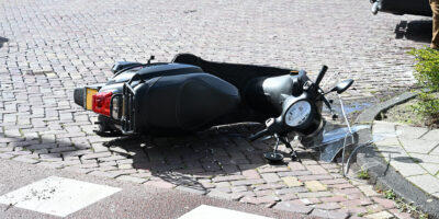 Scooter aangereden op J.C. de Rijpstraat