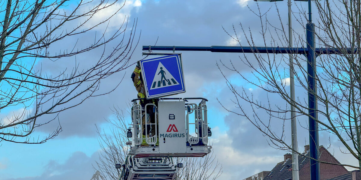 Los verkeersbord op Stevenshofdreef in Leiden