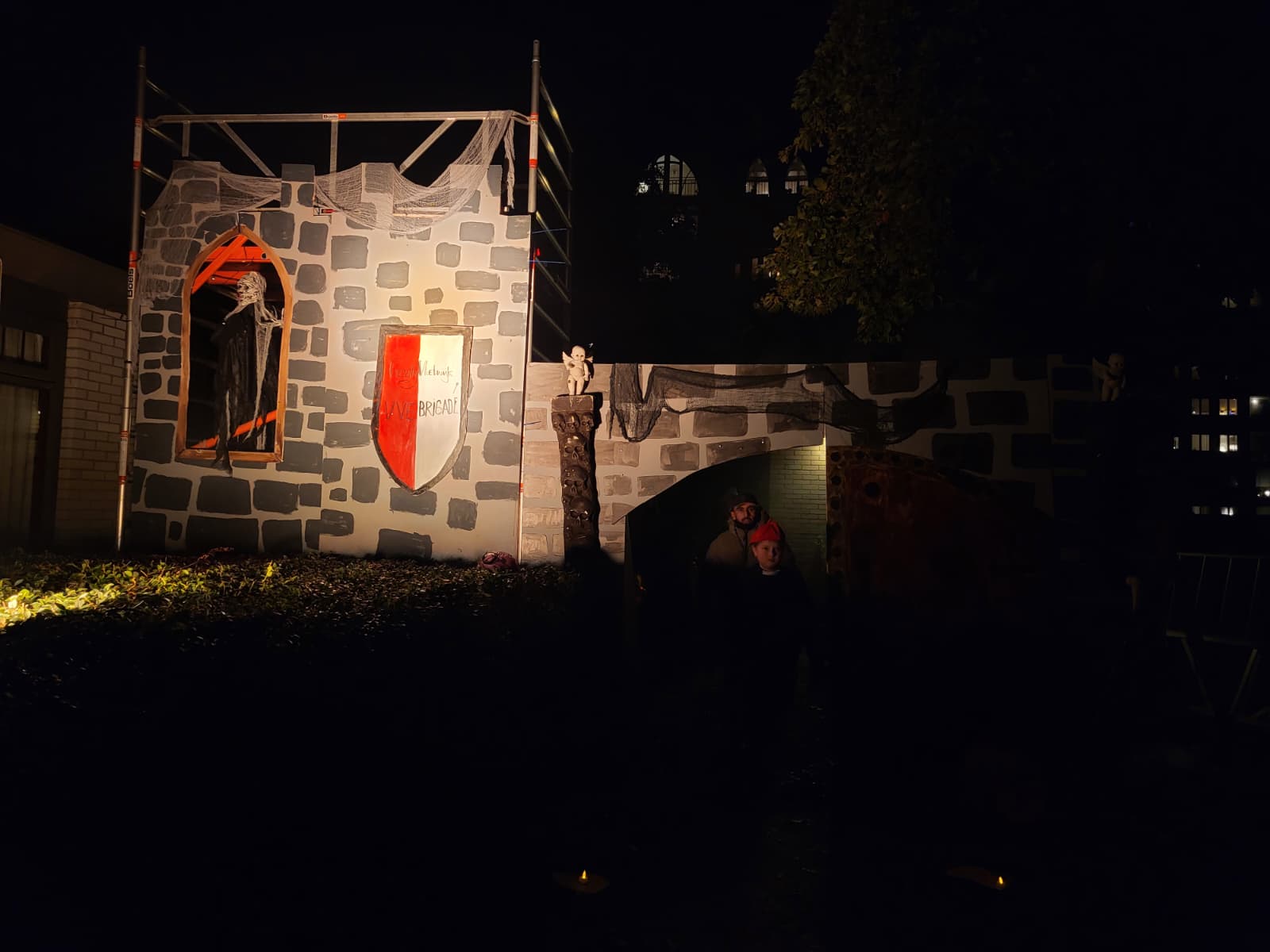 De kasteelmuur bij De Groene Kikker. Foto: Centraal+
